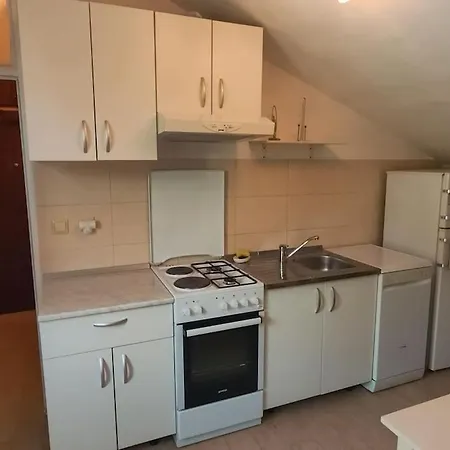 Peti Kat Apartamento