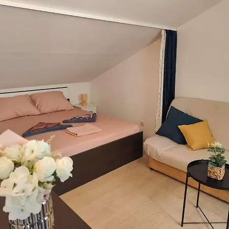 Peti Kat Apartman